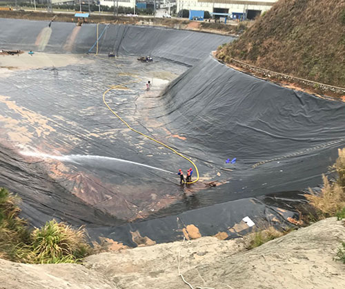 志仲镇废水池清理